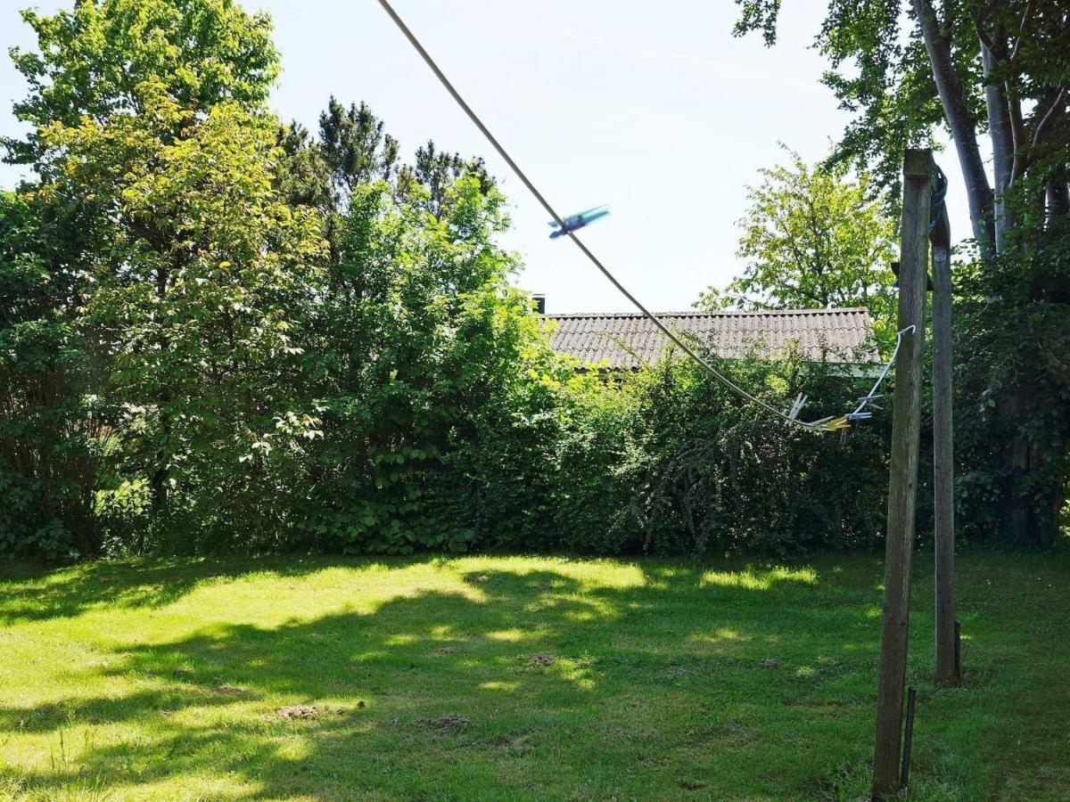 8 Person Holiday Home In Hesselager Esterno foto
