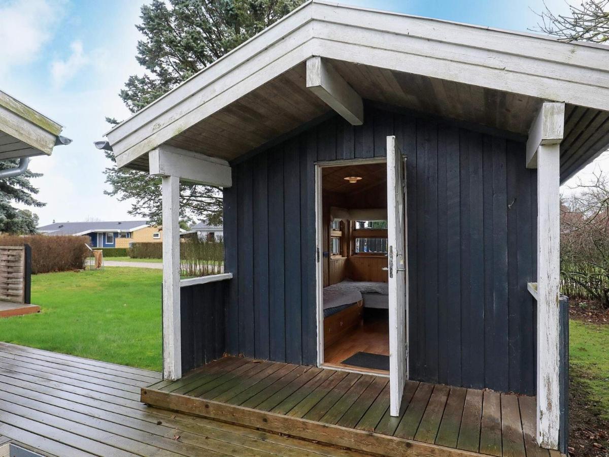 8 Person Holiday Home In Hesselager Esterno foto