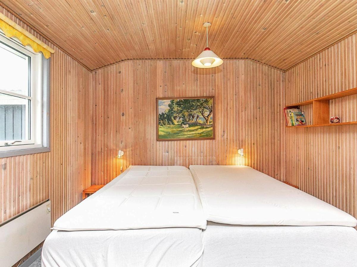 8 Person Holiday Home In Hesselager Esterno foto