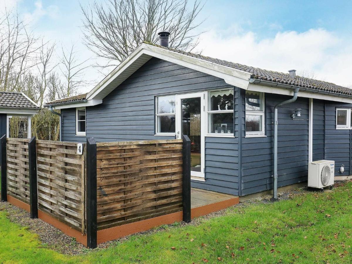 8 Person Holiday Home In Hesselager Esterno foto
